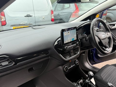 Ford Fiesta 1.0T EcoBoost Titanium Euro 6 (s/s) 5dr 18