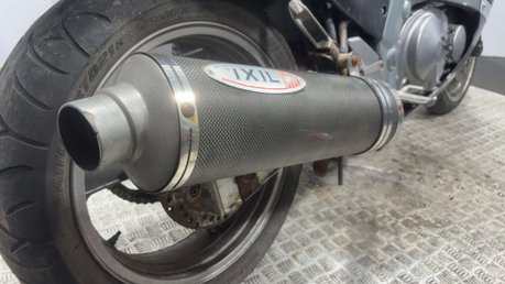 Kawasaki ZZR 1991 CLASSIC SPORTS TOURER PROJECT BIKE SPARES OR REPAIR 600CC 9