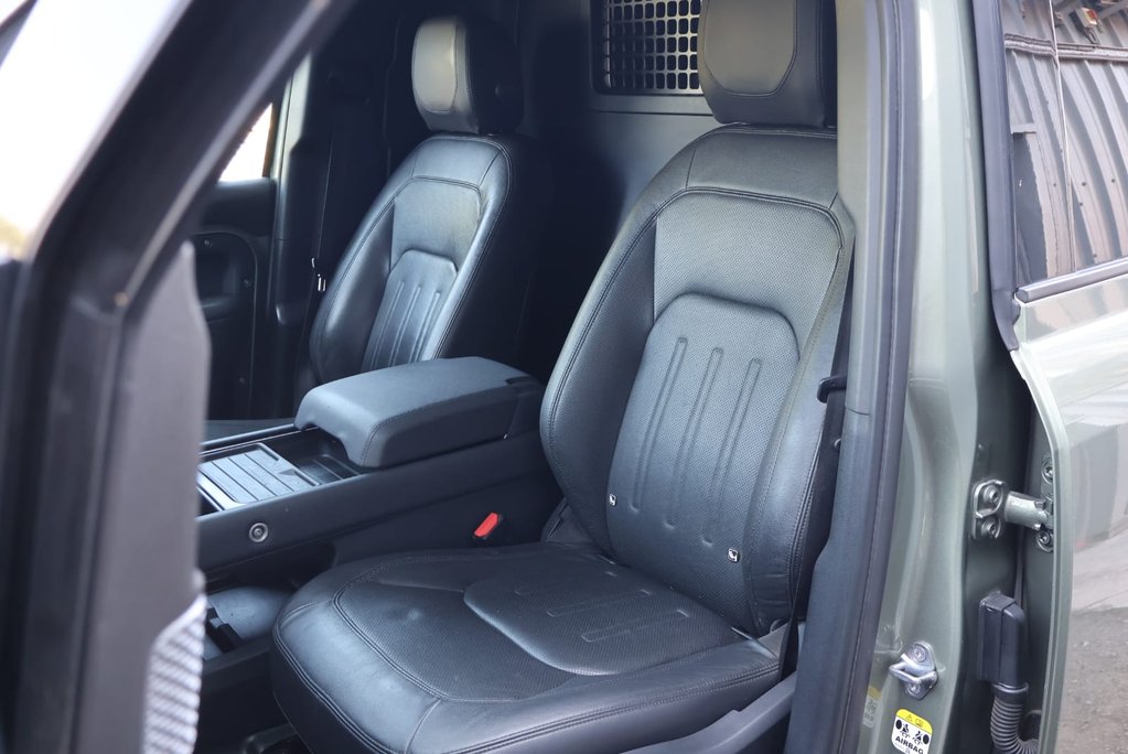Land Rover Defender 110 D250 HARD TOP SE MHEV styled by Seeker BIG SPEC 25