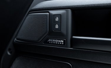 Land Rover Defender OCTA EDITION ONE 15