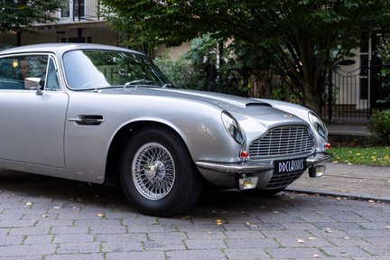 Aston Martin DB6 4.2 Vantage 9