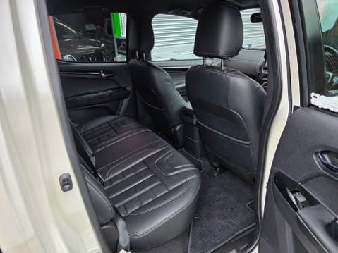 Isuzu D-Max BLADE DCB 16