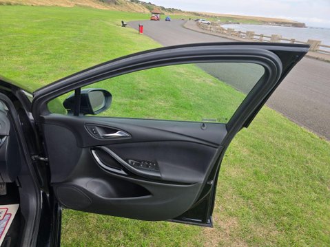 Vauxhall Astra 1.4i Turbo SRi Nav Euro 6 5dr 24