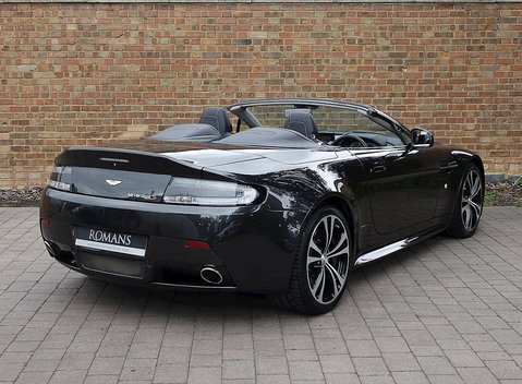 Aston Martin V12 Vantage S Roadster 2