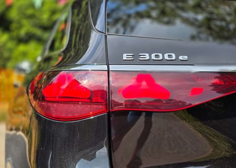 Mercedes-Benz E Class 2.0 E 300 AMG LINE Advanced E Auto 5dr 65