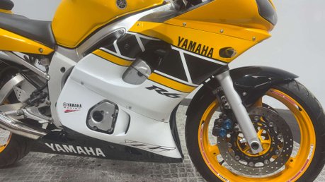 Yamaha R6 YZF 2003 5MT CARBED SPORTS BIKE ONLY 17K RUNNING PROJECT BIKE 23
