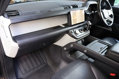 Land Rover Defender 110 D300 HARD TOP X-DYNAMIC HSE MHEV URBAN WIDE TRACK EDTION REAR SEATS FITTED 13