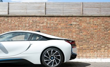 BMW I8 25