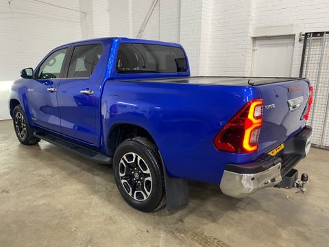 Toyota Hilux INVINCIBLE 4WD D-4D DCB 9