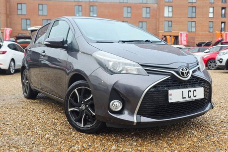 Toyota Yaris VVT-I DESIGN.. 1 PREVIOUS KEEPER.. £35 ROAD TAX.. 8 SERVICES..