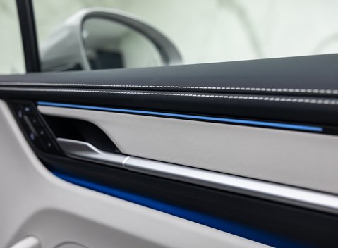 Porsche Macan Turbo Electric 31