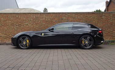 Ferrari FF 24