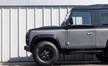 Land Rover Defender 90 Autobiography Edition 26