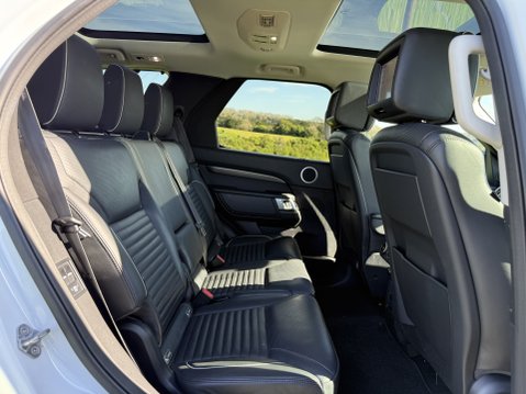 Land Rover Discovery TD6 HSE LUXURY 37