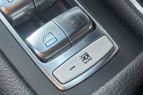 Mercedes-Benz GLC 2.1 GLC220d AMG Line SUV 5dr Diesel G-Tronic 4MATIC Euro 6 (s/s) (170 ps) 38