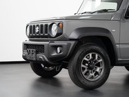 Suzuki Jimny Sierra SUV 1.5 AUTOMATIC petrol 27