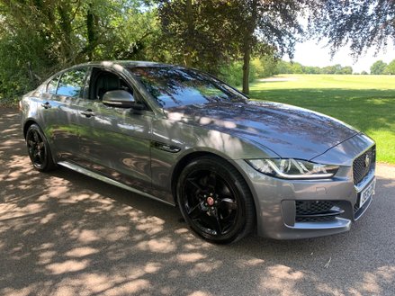 Jaguar XE 2.0 Diesel R-SPORT