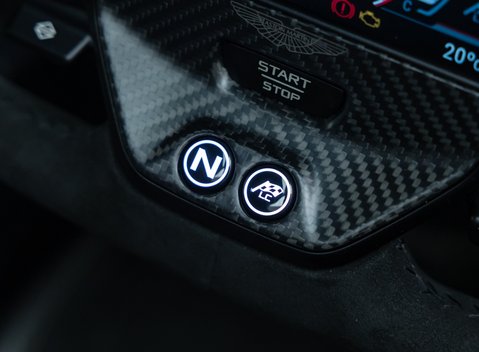 Aston Martin Valkyrie 21