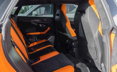 Lamborghini Urus Pearl Capsule 16