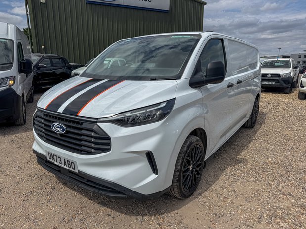 Ford Transit Custom LWB L2H1 (SOLD CM) Low Roof Trend 280 Air Con Alloys SELECT 2
