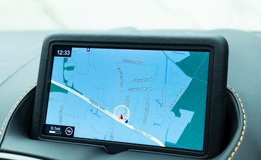 Aston Martin V12 Vantage 16