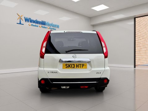 Nissan X-Trail 2.0 dCi Tekna 4WD Euro 5 5dr (AVM) 10