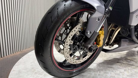 Triumph Street Triple R 2013 ONLY 21K QUICK SHIFTER, LOADS OF EXTRAS, LONG MOT 34