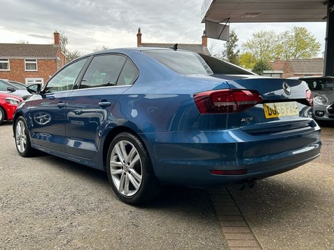 Volkswagen Jetta GT TDI BLUEMOTION TECHNOLOGY 6
