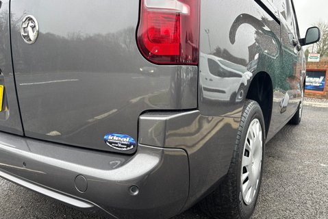 Vauxhall Combo L2H1 2300 100ps Pro Panel Van - Sat Nav / Rear Camera 27