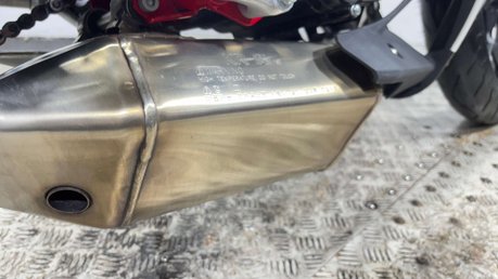 Hyosung GD 2016 ONLY 1K VERY CLEAN LIGHT WEIGHT SPORTS BIKE 250CC NEW MOT 28