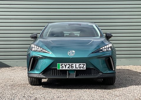 MG MG4 PREMIUM LONG RANGE 6