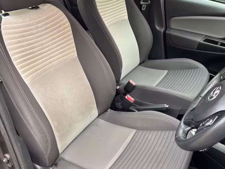 Toyota Yaris 1.5 VVT-h Icon Tech Hatchback 5dr Petrol Hybrid E-CVT Euro 6 (s/s) (100 ps) 23
