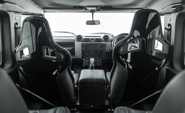 Land Rover Defender 90 TD XS OVERFINCH 21
