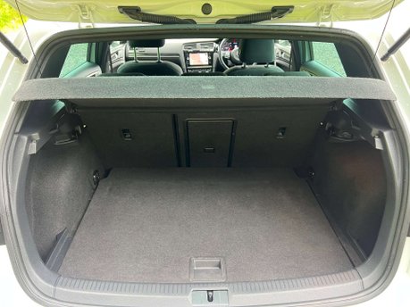 Volkswagen Golf 2.0 Golf R TSi 4Motion Semi-Auto 4WD 5dr 45