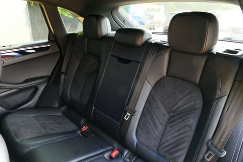 Porsche Macan 3.0 Macan S D Semi-Auto 4WD 5dr 22