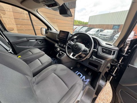 Renault Trafic 2.0 Trafic LL30 Sport+ Blue dCi 22