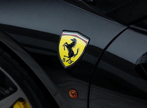 Ferrari 458 SPIDER 38