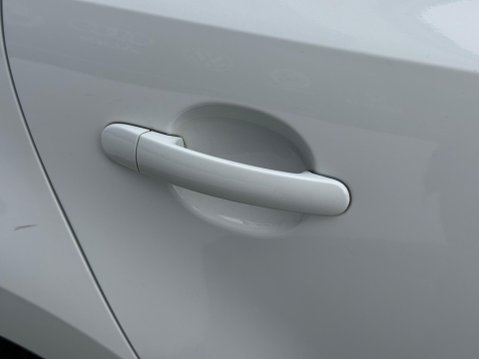 Volkswagen Polo 1.2 TSI BlueMotion Tech SE Design Euro 6 (s/s) 5dr 25