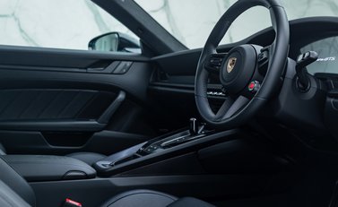 Porsche 911 Carrera GTS (992.2) 14