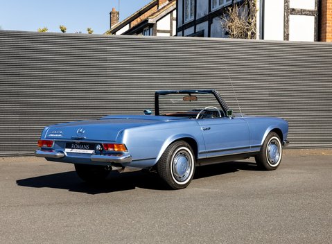 Mercedes-Benz 280 SL W113 Pagoda 4