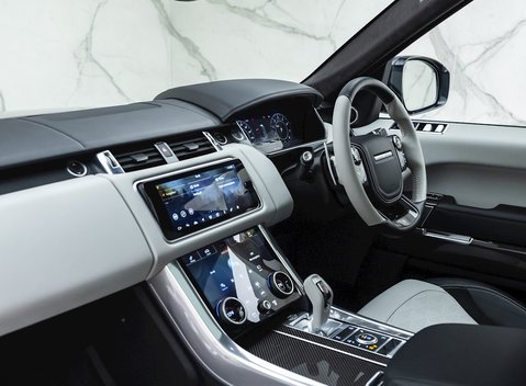 Land Rover Range Rover Sport 5.0 SVR Carbon Edition 16