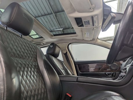 Jaguar XJ 3.0 XJ Portfolio V6 D Auto 4dr 30