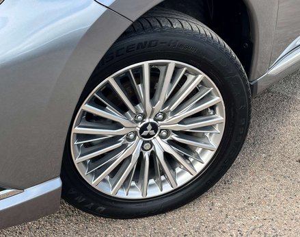 Mitsubishi Outlander 2.4 Outlander Design PHEV CVT 4WD 5dr 3