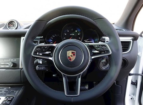 Porsche Macan GTS 10