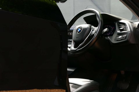 BMW 1 Series 1.5 118i Sport Auto 5dr 4
