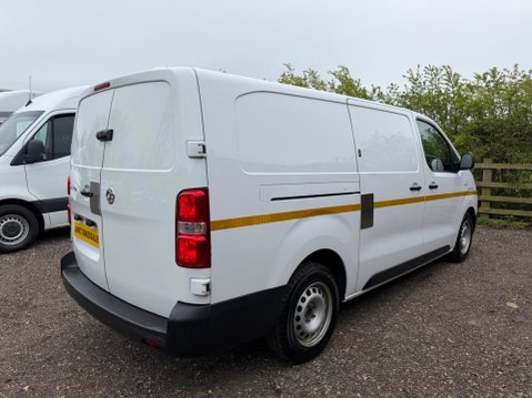 Vauxhall Vivaro 1.5 Turbo D 2900 Dynamic L2 H1 Euro 6 (s/s) 6dr 8