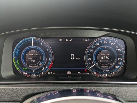 Volkswagen Golf GTE DSG 37