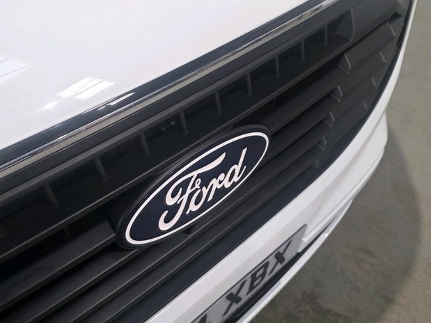 Ford Transit Custom TRANSIT CUSTOM 320 L2 DIESEL FWD 2.0 Eco Blue 136ps H1 Limited 9 Seater 4