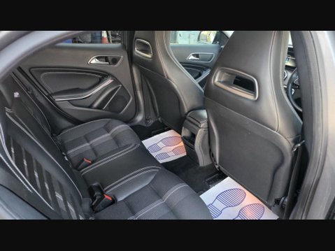 Mercedes-Benz GLA GLA 180 URBAN EDITION 18