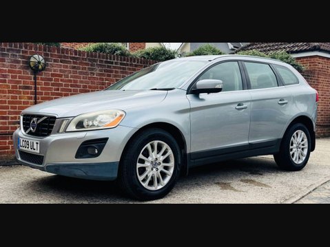Volvo XC60 2.4 D5 SE Lux Premium SUV 5dr Diesel Geartronic AWD Euro 4 (205 ps) 7